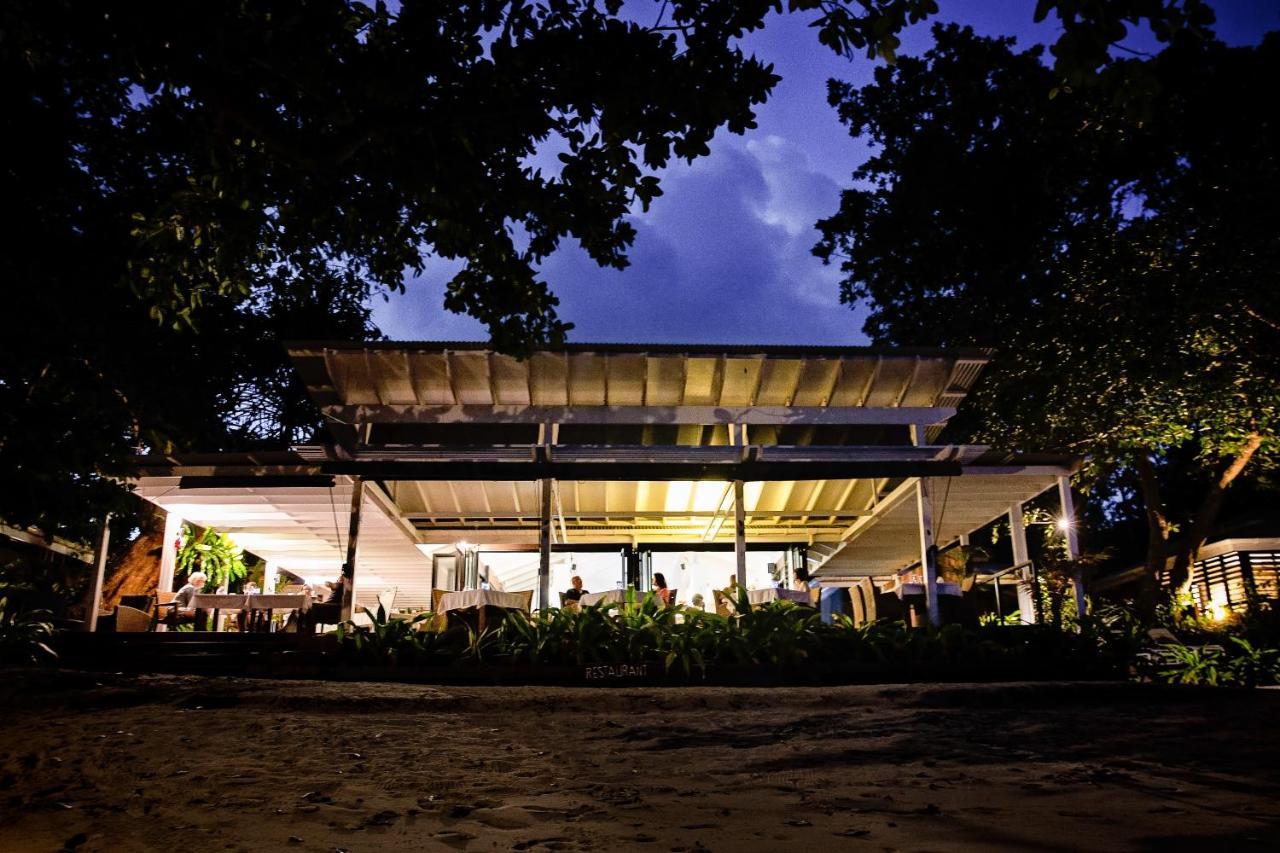 Barrier Beach Resort (Adults Only) Luganville Esterno foto
