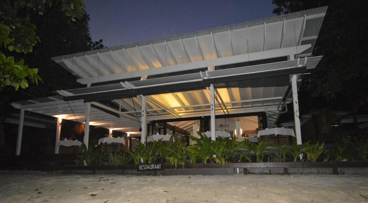Barrier Beach Resort (Adults Only) Luganville Esterno foto