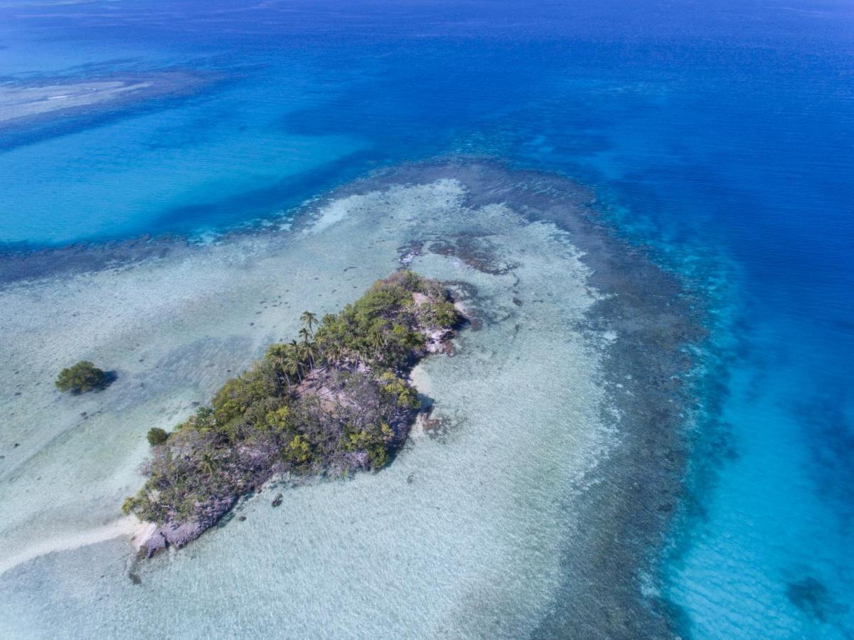 Barrier Beach Resort (Adults Only) Luganville Esterno foto