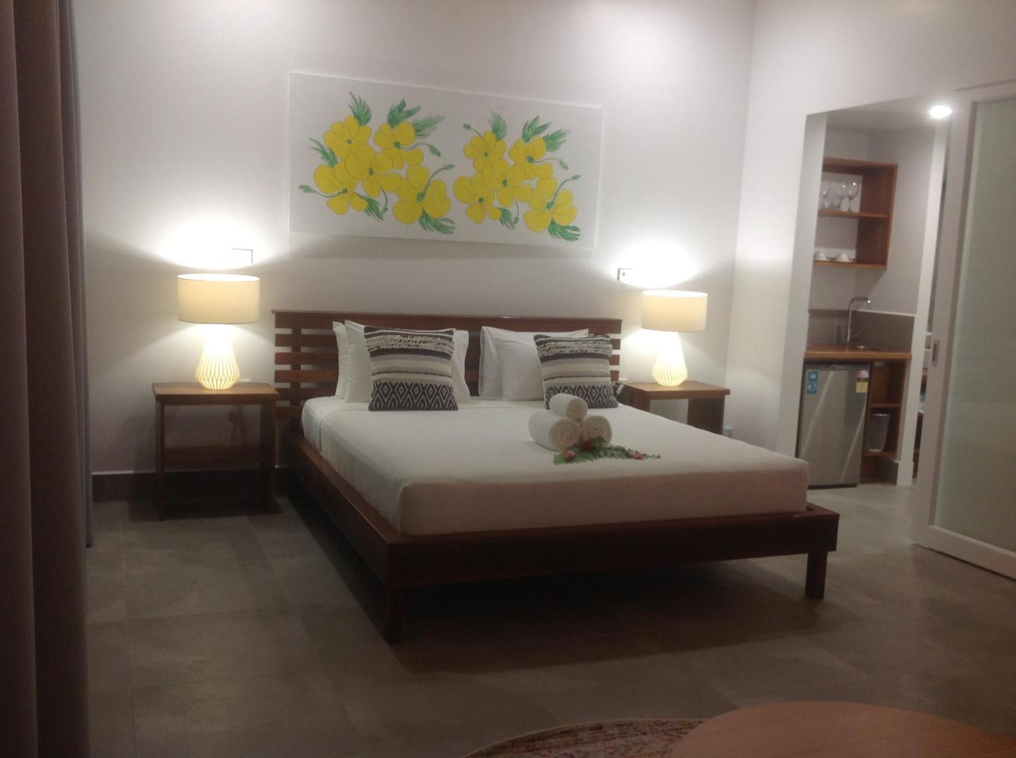 Barrier Beach Resort (Adults Only) Luganville Esterno foto