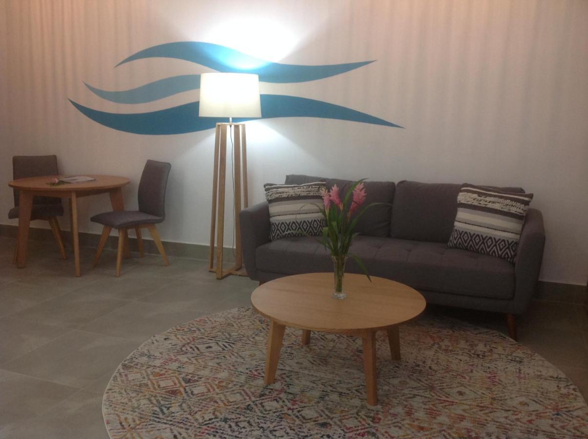 Barrier Beach Resort (Adults Only) Luganville Esterno foto