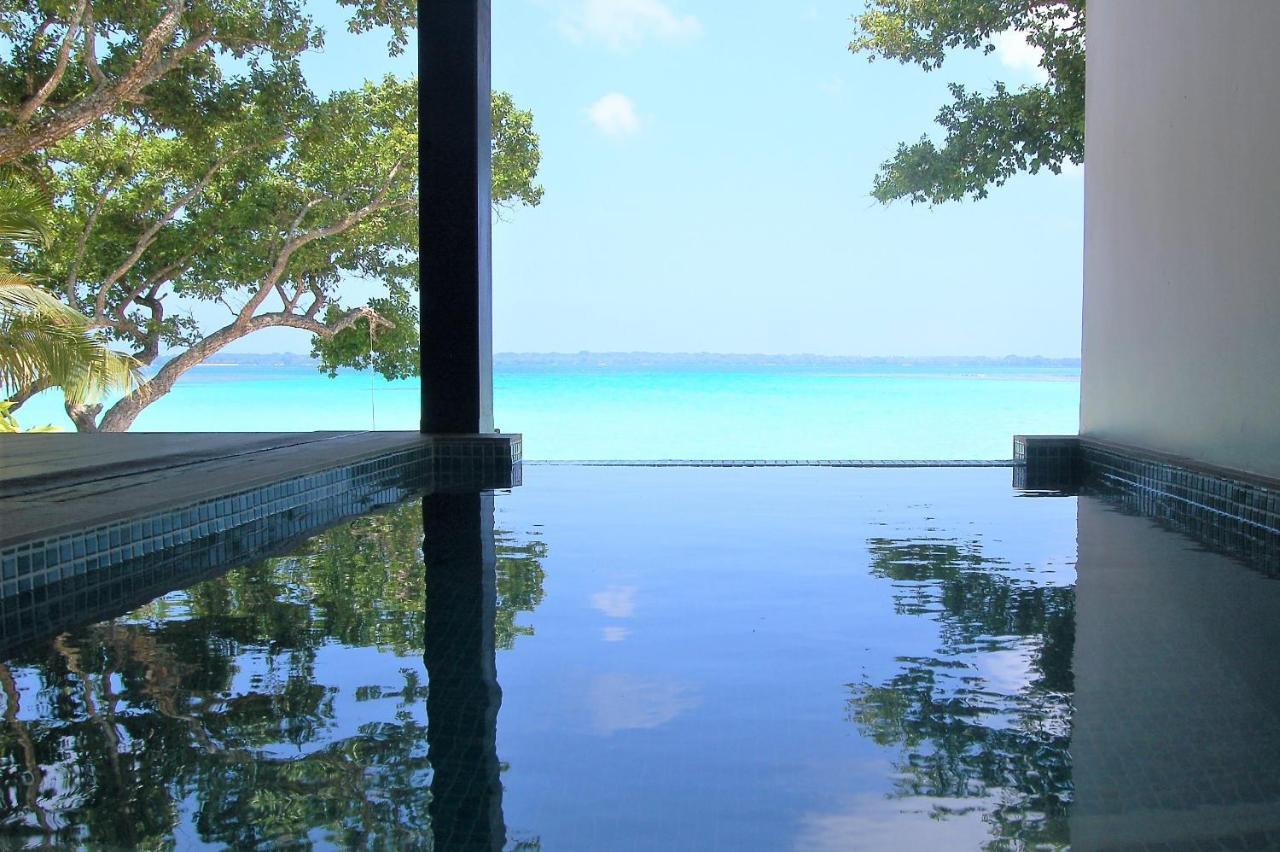 Barrier Beach Resort (Adults Only) Luganville Esterno foto