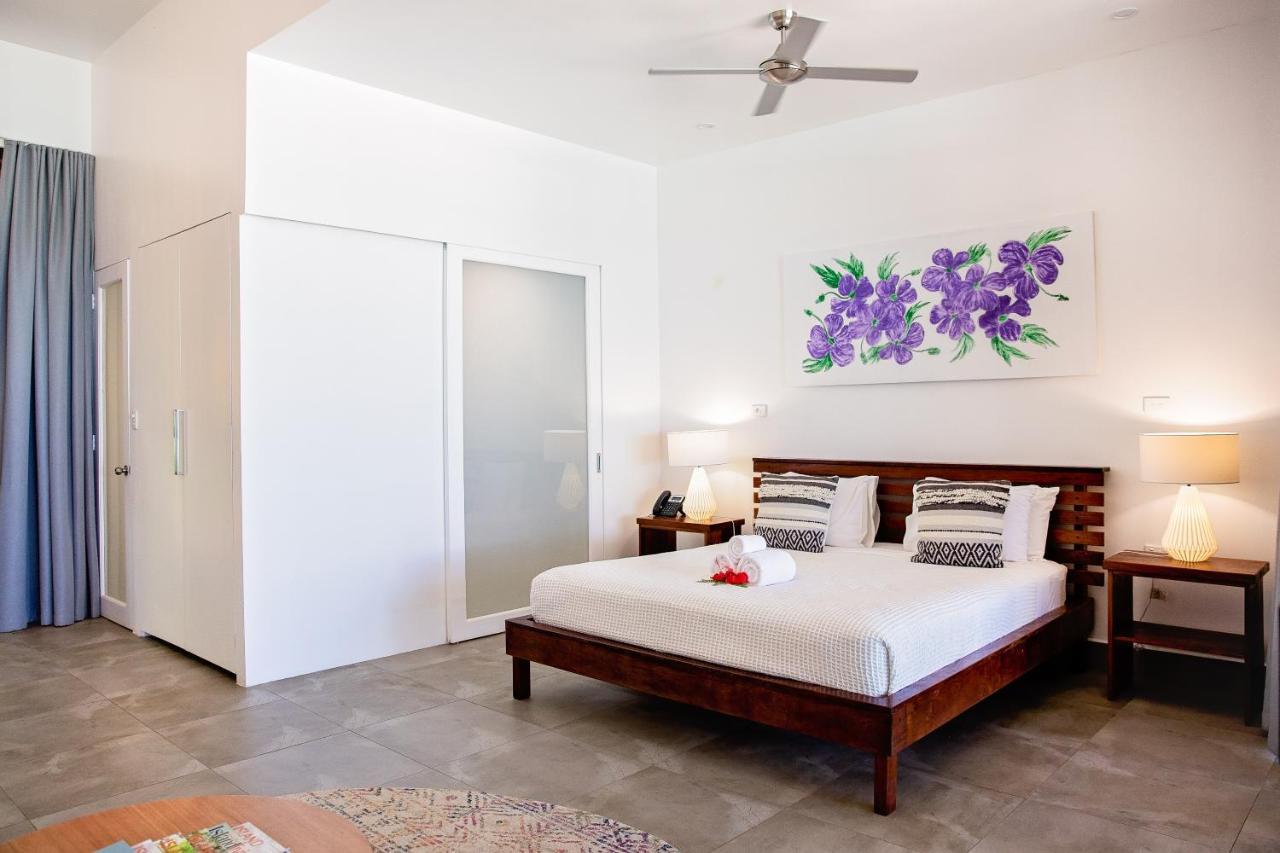 Barrier Beach Resort (Adults Only) Luganville Esterno foto