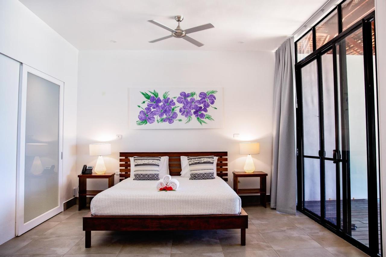 Barrier Beach Resort (Adults Only) Luganville Esterno foto